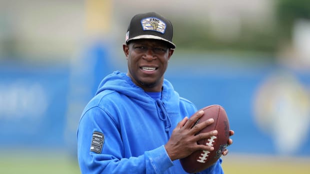 Jun 14, 2023; Thousand Oaks, CA, USA; Los Angeles Rams defensive coordinator Raheem Morris during minicamp at Cal Lutheran University. Mandatory Credit: Kirby Lee-USA TODAY Sports